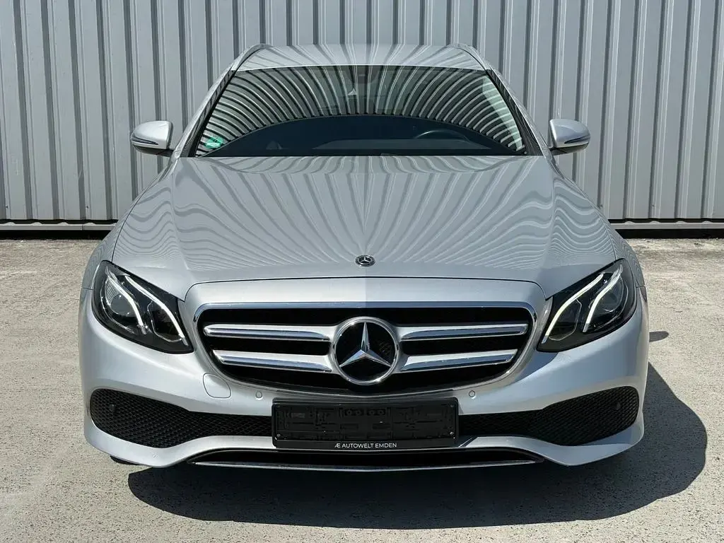 Gebraucht Mercedes E220 Avantgarde 194 PS (142 kW) 2018 Silber Limousine