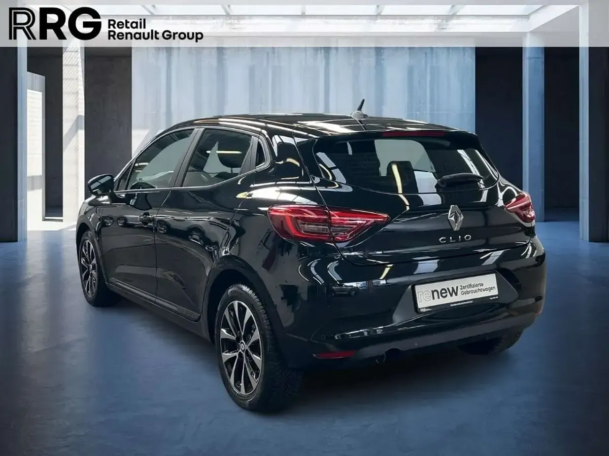 Używany Renault Clio V Equilibre 91 KM (66 kW) 2023 Czarny Hatchback