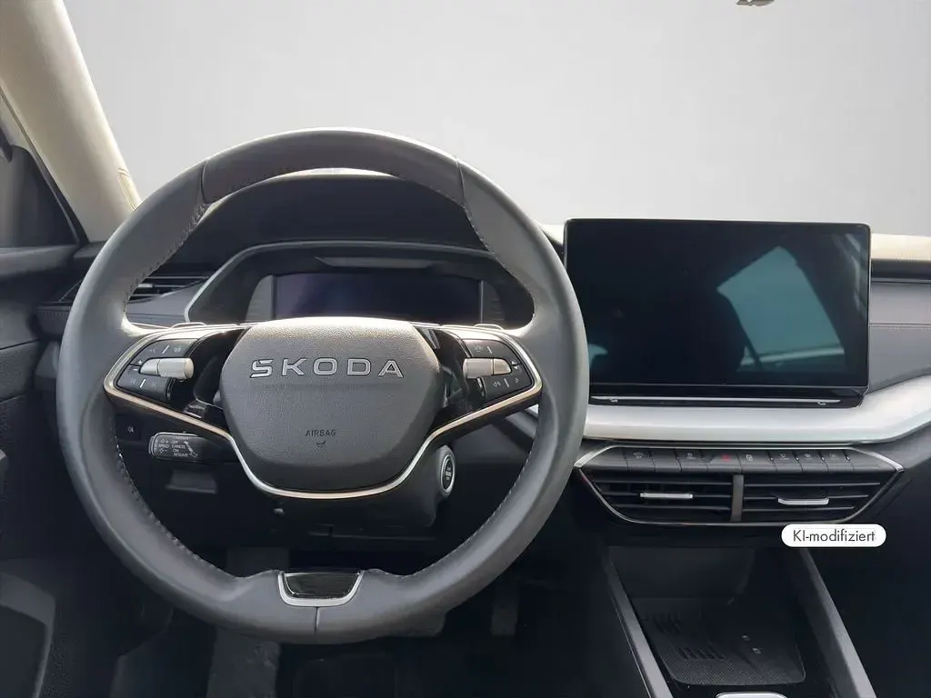 Gebraucht Skoda Octavia Tour 150 PS (110 kW) 2025 Moonweiß perleffekt Kombi