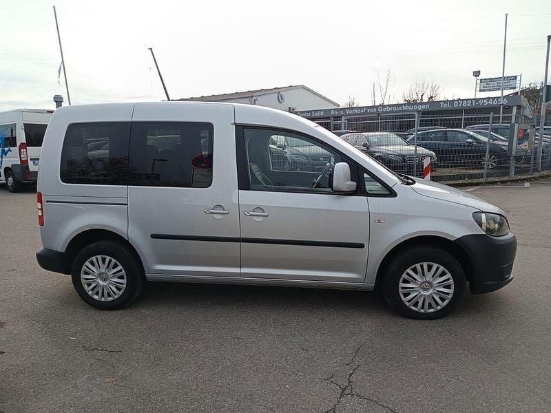 Gebraucht VW Caddy Trendline 102 PS (75 kW) 2013 Reflexsilber Van / Kleinbus