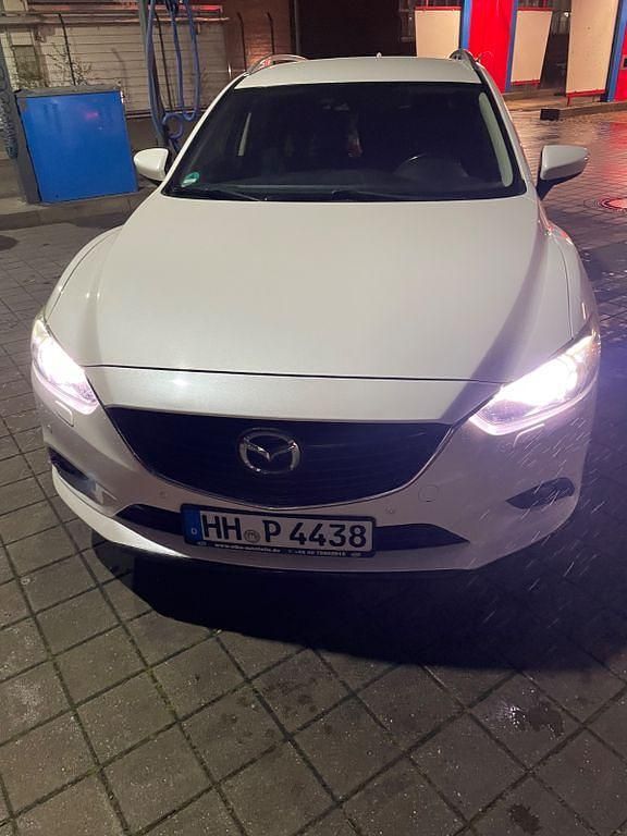 Weiß Gebraucht 2013 Mazda 6 Center-Line Limousine | 4.999 € (Superpreis) - Bild 1/4