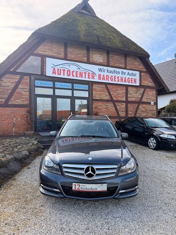 Gebraucht Mercedes C180 156 PS (114 kW) 2013 Grau Kombi