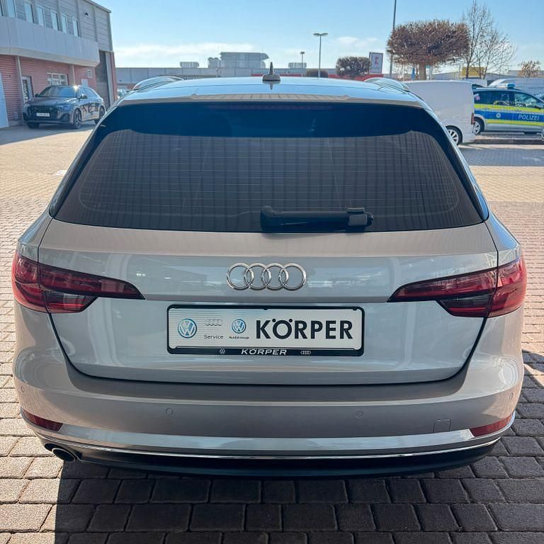 Gebraucht Audi A4 Design 150 PS (110 kW) 2017 Silber Kombi