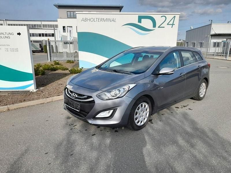 Gebraucht Hyundai i30 Style 135 PS (99 kW) 2014 Grau Limousine