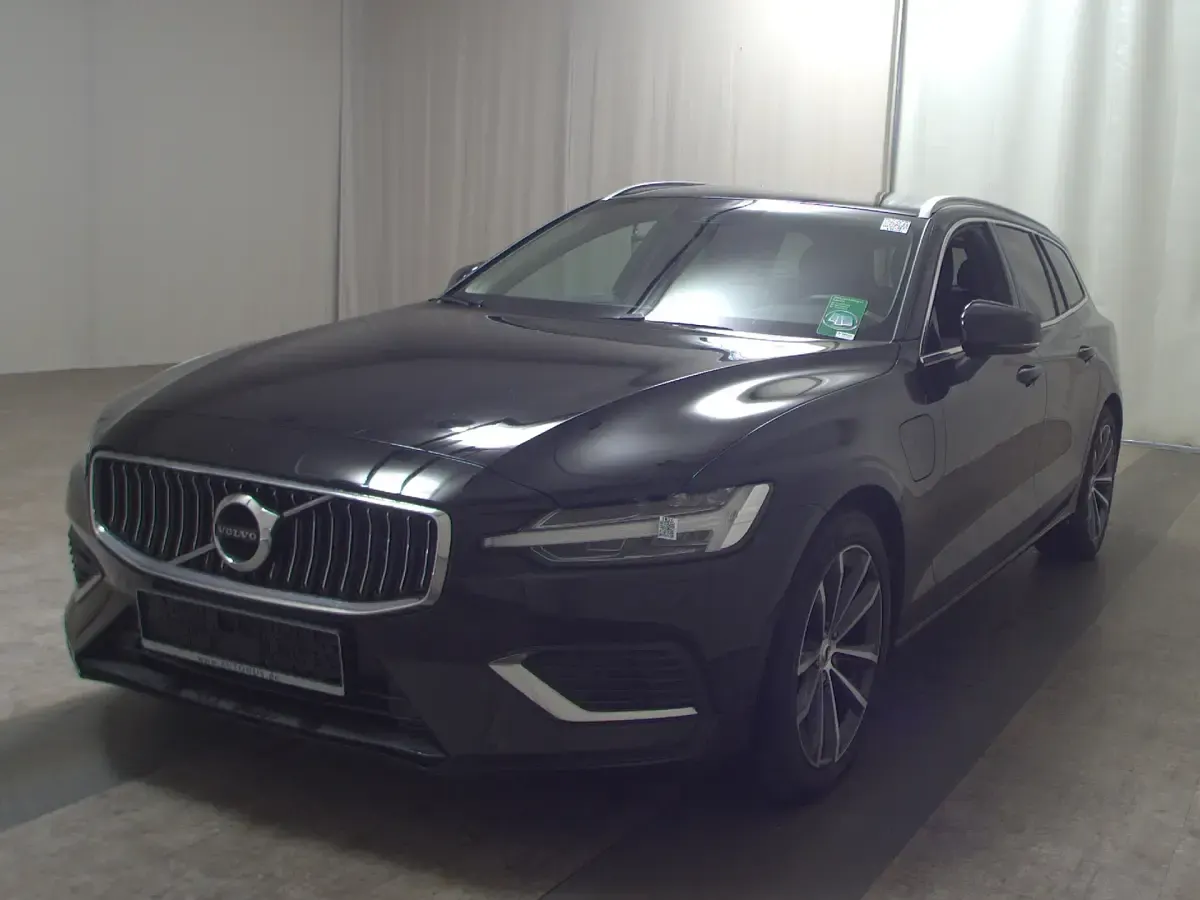 Gebraucht Volvo V60 Inscription 341 PS (250 kW) 2021 Black solid stone Kombi