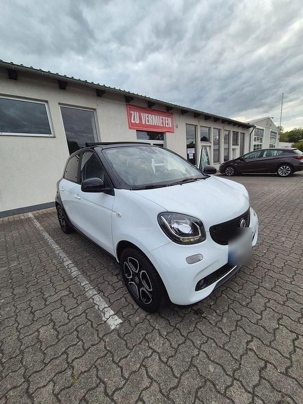 Weiß Gebraucht 2016 Smart ForFour Prime Limousine | 8.600 € (Guter Preis) - Bild 1/4