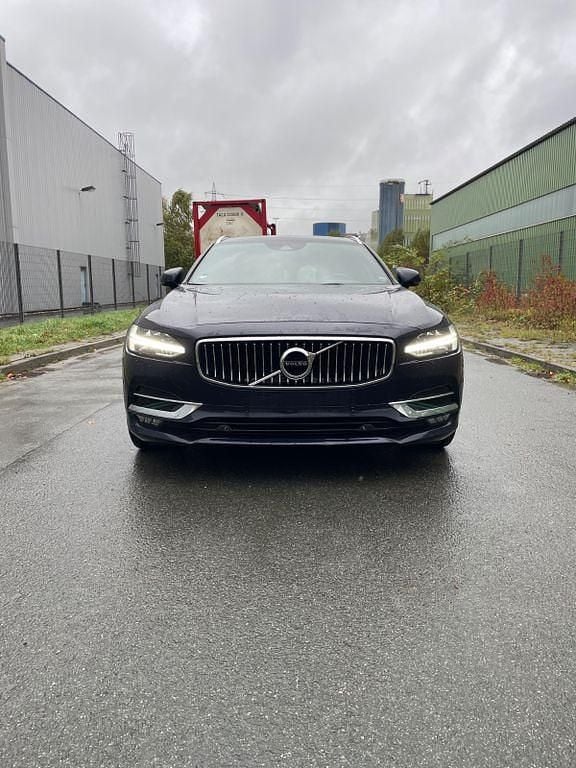 Blau Gebraucht 2016 Volvo V90 Inscription Kombi | 22.500 € (Fairer Preis) - Bild 1/4