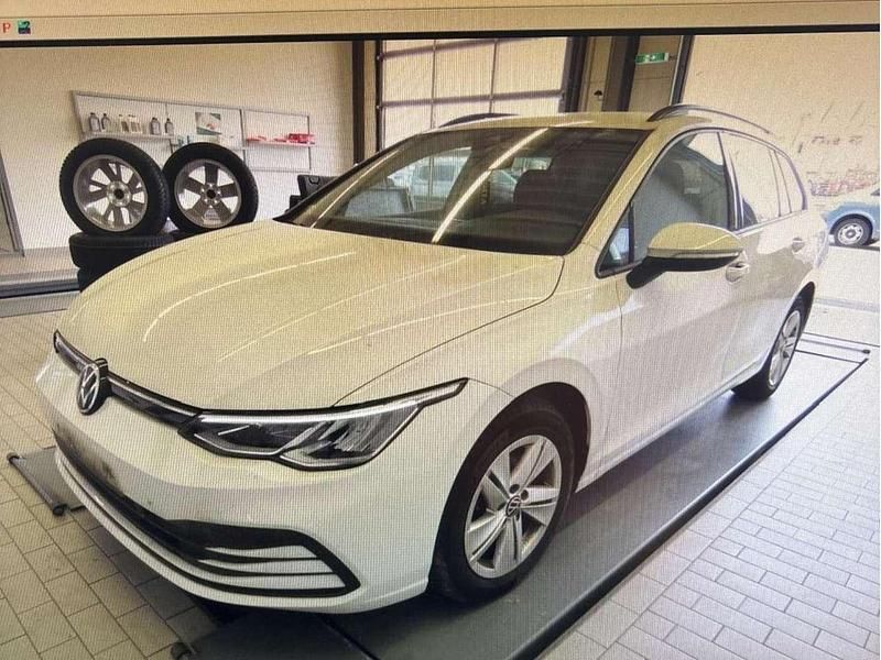Pure white Gebraucht 2021 VW Golf VIII Comfortline Kombi | 15.790 € (Fairer Preis) - Bild 1/2