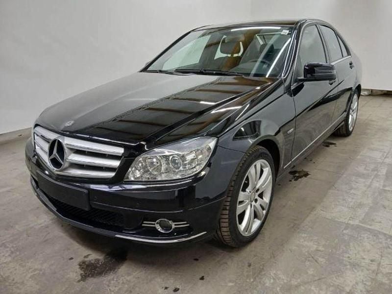 Gebraucht Mercedes C180 156 PS (114 kW) 2010 Obsidianschwarz (metallic) Limousine