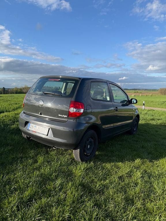 Second-hand VW Fox 54 CP (39 kW) 2005 Gri Hatchback