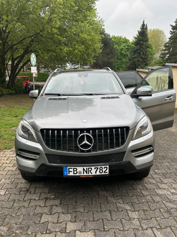 Silber Gebraucht 2012 Mercedes ML350 SUV | 14.899 € (Fairer Preis) - Bild 1/4