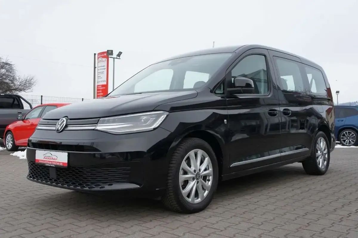 Używany VW Caddy Maxi Style 122 KM (89 kW) 2022 Czarny Minivan