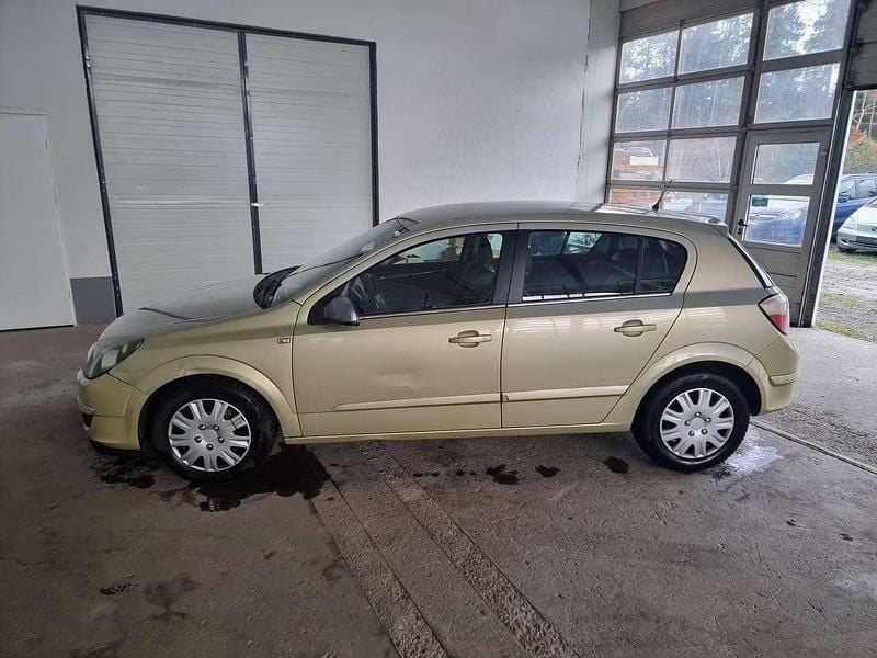 Gold Gebraucht 2004 Opel Astra Cosmo Limousine | 550 € (Superpreis) - Bild 1/4