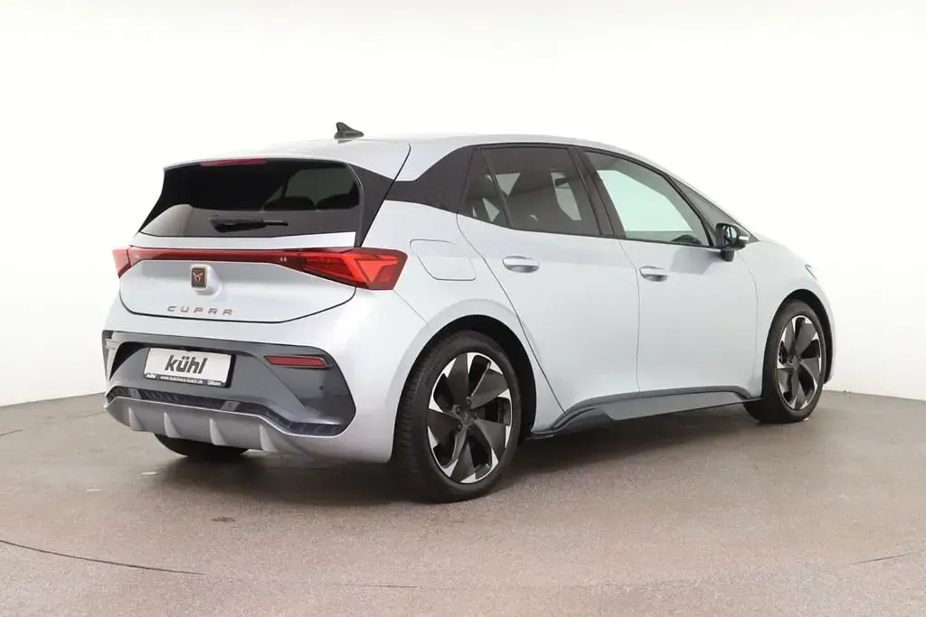 Gebraucht Cupra Born 169 kW (231 PS) 2025 Geysirsilber Kleinwagen