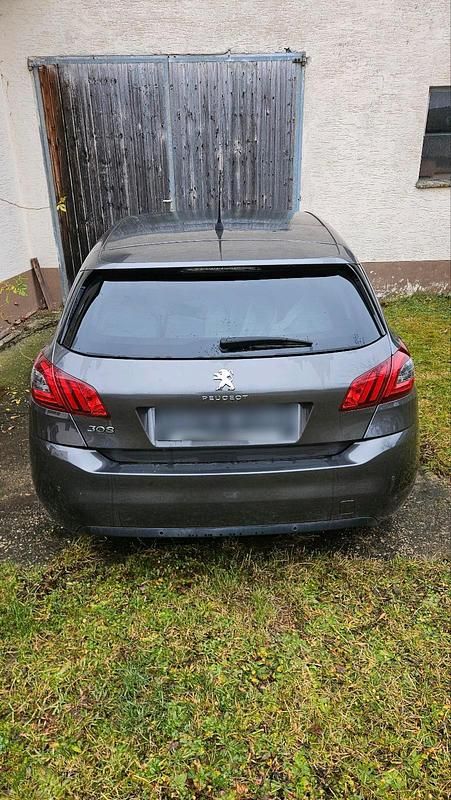 Gebraucht Peugeot 308 131 PS (96 kW) 2017 Grau Kleinwagen