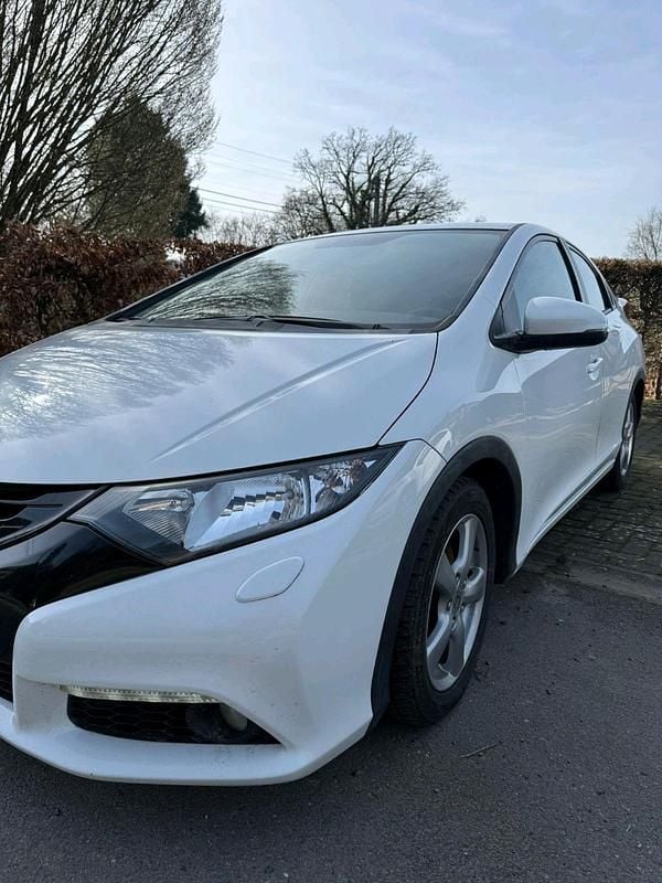 Gebraucht Honda Civic 120 PS (88 kW) 2015 Weiß Limousine