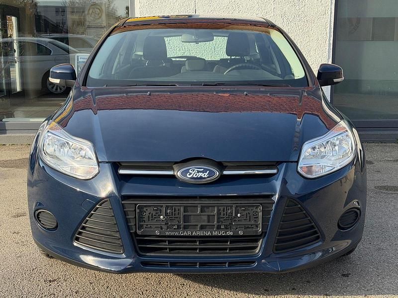 Gebraucht Ford Focus 101 PS (74 kW) 2013 Blau Kombi