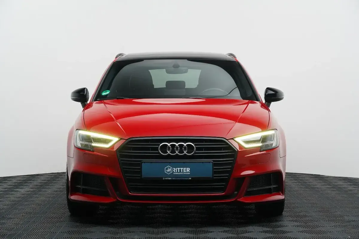 Gebraucht Audi A3 S-Line 150 PS (110 kW) 2019 Rot Limousine