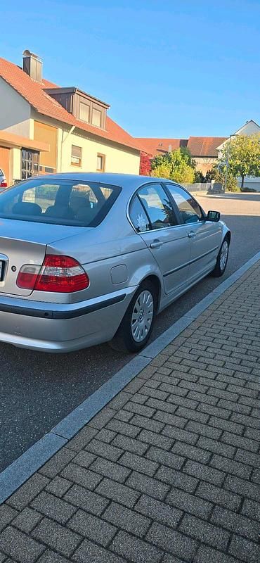 Używany BMW 320 170 KM (125 kW) 2005 Srebrny Sedan/Limuzyna