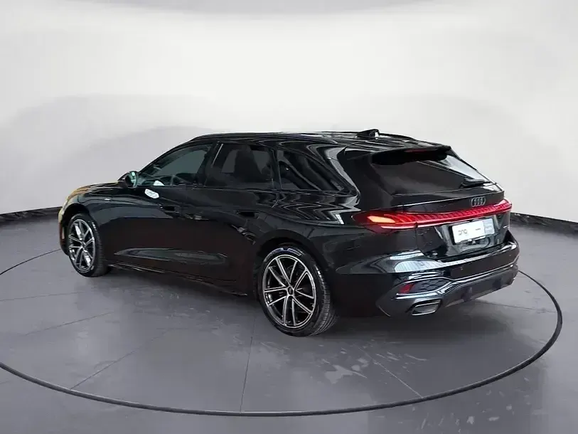 Gebraucht Audi A5 Ambiente 204 PS (150 kW) 2025 Mythosschwarz metallic Kombi