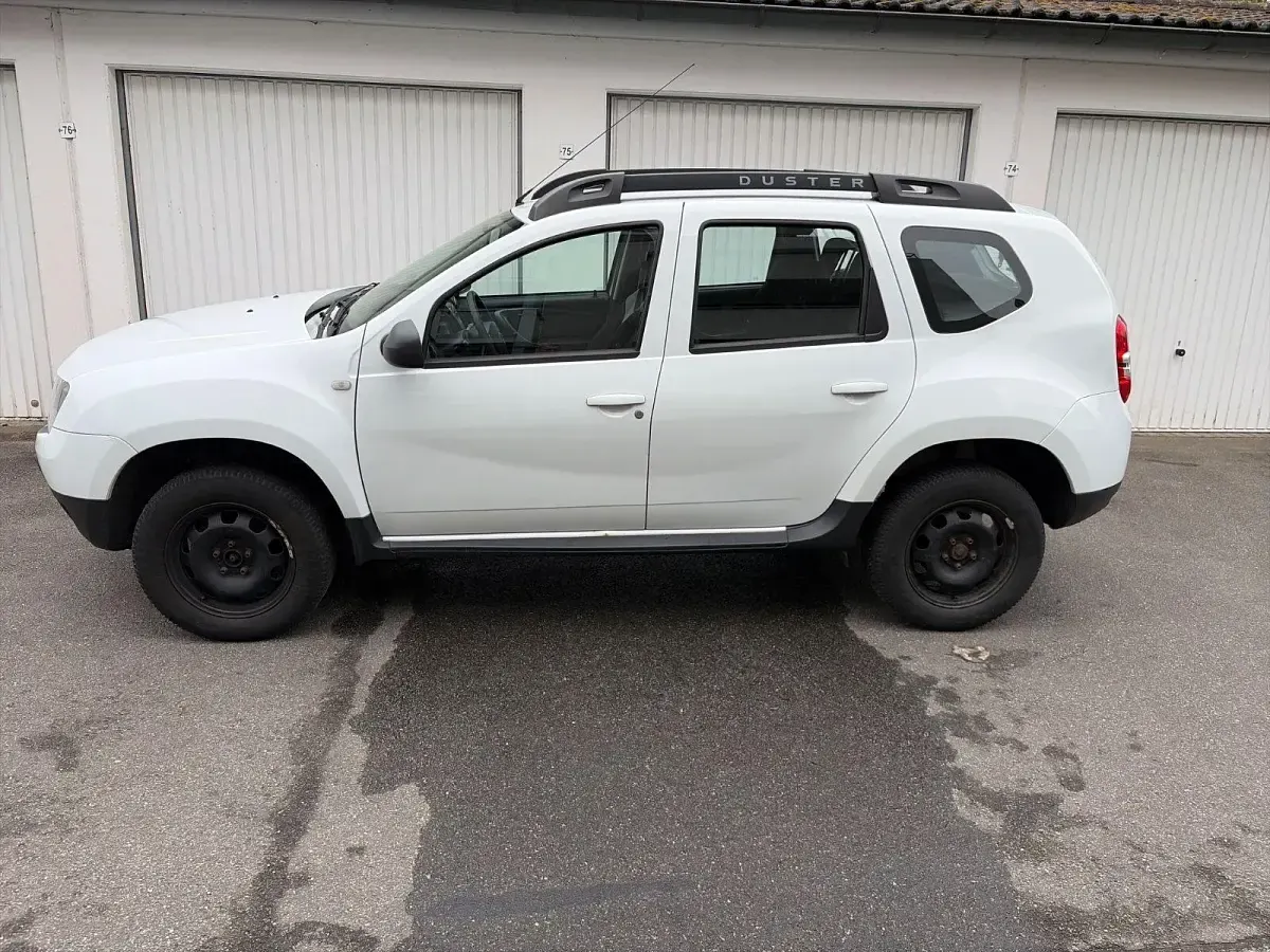 Second-hand Dacia Duster Lauréate 114 CP (83 kW) 2015 Alb SUV