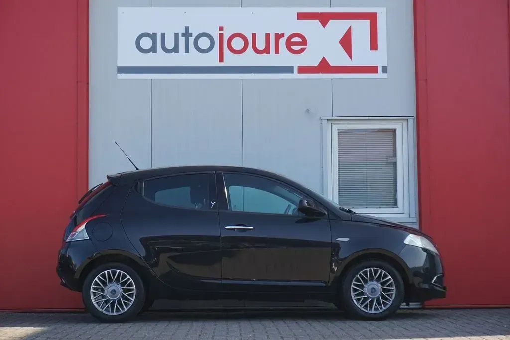 Gebraucht Lancia Ypsilon Silver 86 PS (63 kW) 2011 Schwarz Kleinwagen