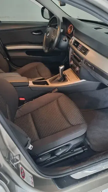 Gebraucht BMW 318 143 PS (105 kW) 2012 Gold Kombi