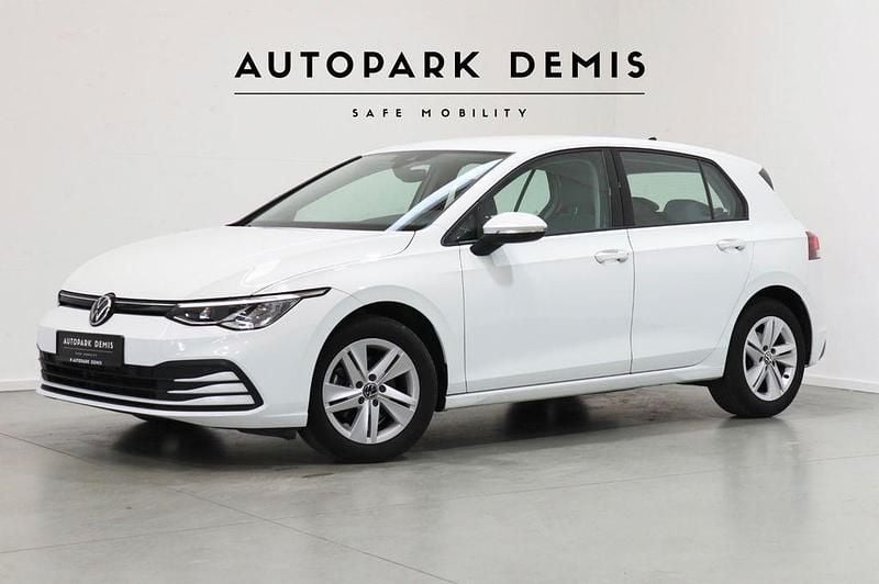 Weiß Gebraucht 2021 VW Golf VIII Life Limousine | 19.585 € (Guter Preis) - Bild 1/4