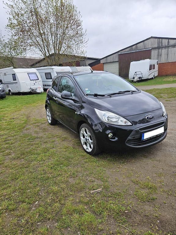 Second-hand Ford Ka Titanium 69 CP (50 kW) 2014 Negru Hatchback