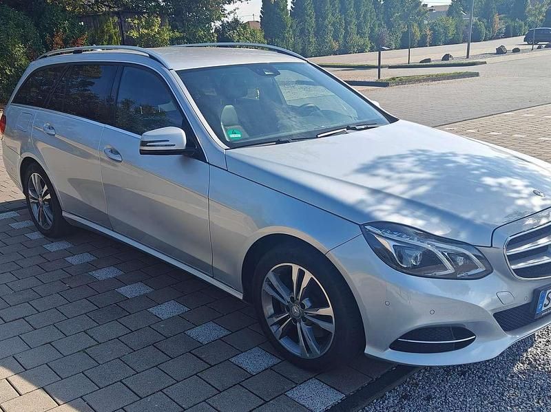 Gebraucht Mercedes E250 Avantgarde 204 PS (150 kW) 2015 Silber Kombi