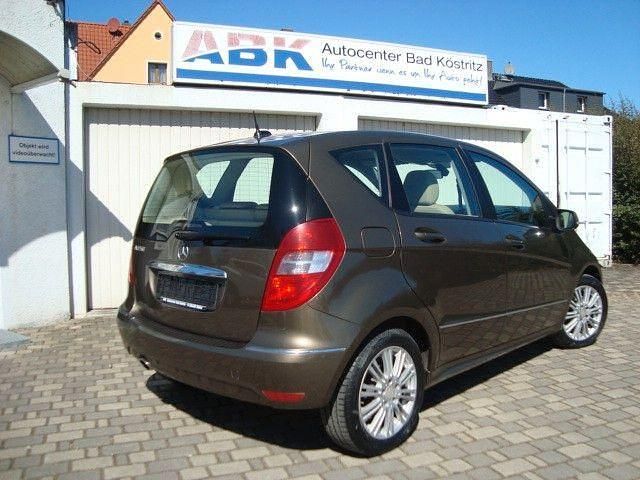 Gebraucht Mercedes A150 95 PS (69 kW) 2009 Braun Limousine
