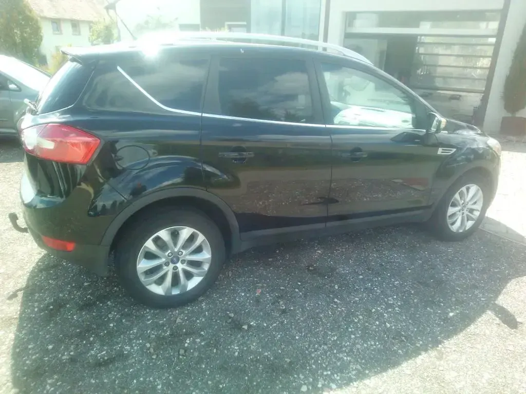 Używany Ford Kuga Titanium 163 KM (119 kW) 2011 Czarny SUV