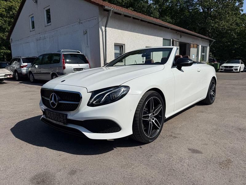 Gebraucht Mercedes E220 194 PS (142 kW) 2018 Weiß Cabrio