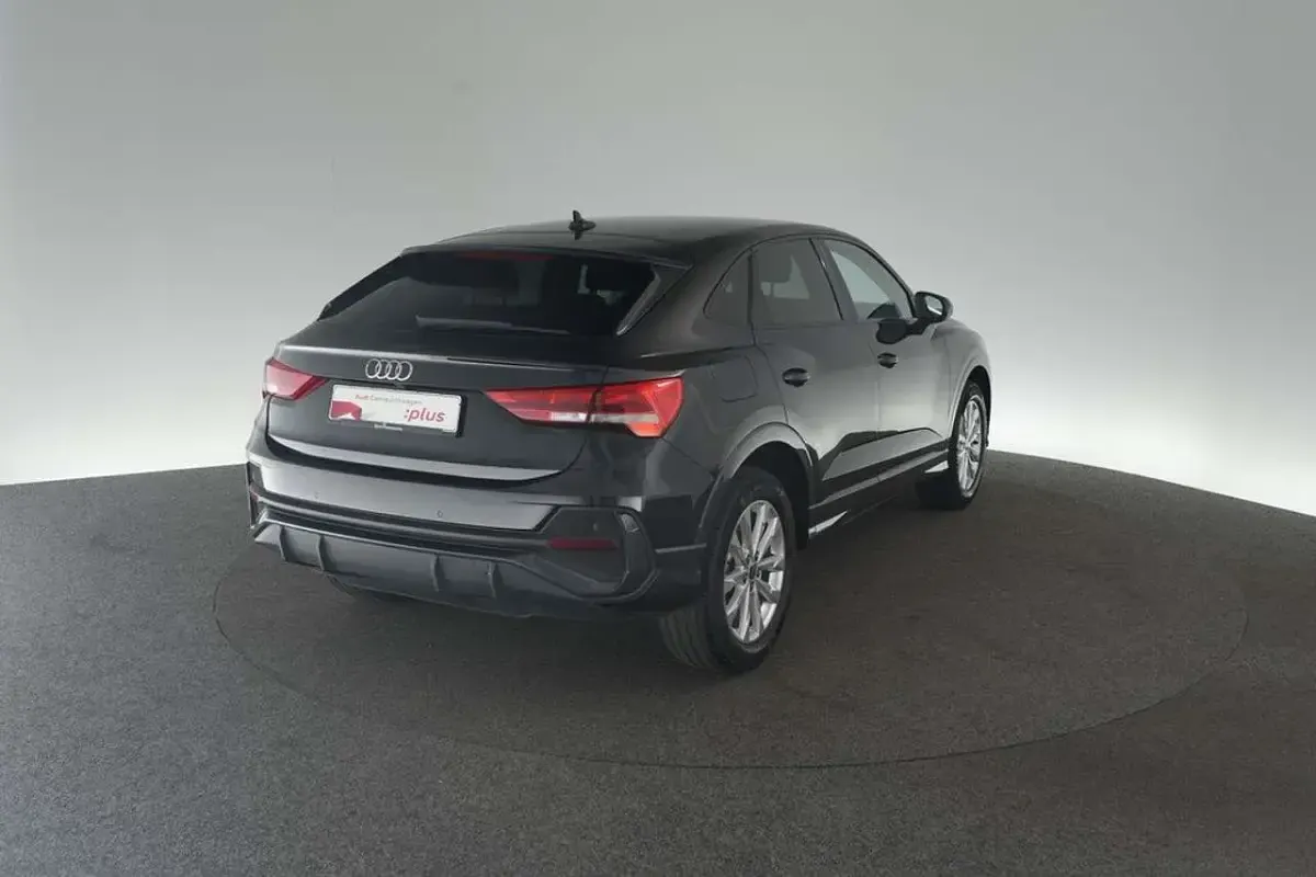 Gebraucht Audi Q3 Sportback Basis 245 PS (180 kW) 2023 Schwarz SUV