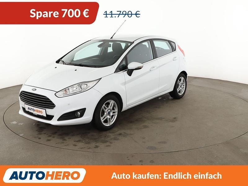 Gebraucht Ford Fiesta Titanium 101 PS (74 kW) 2015 Weiß Kleinwagen