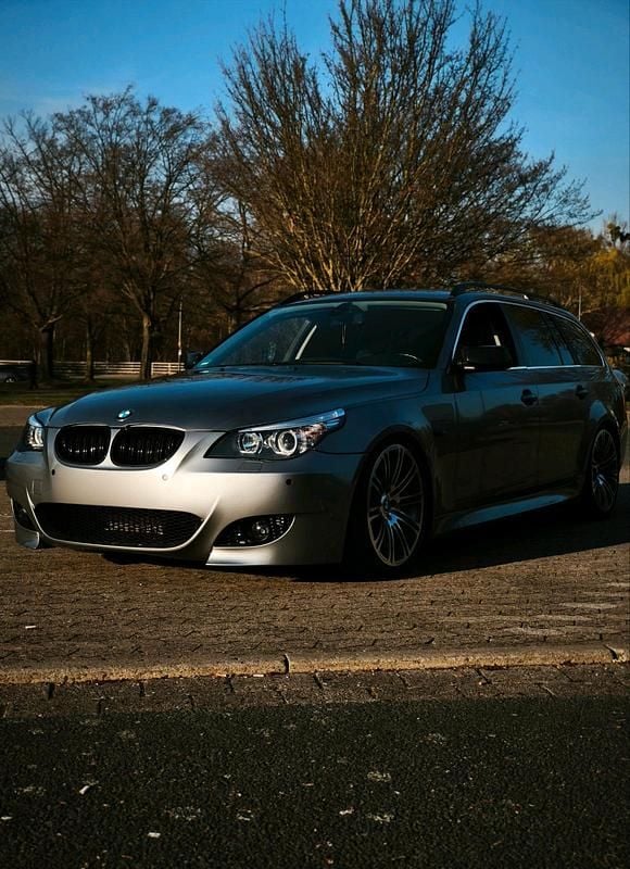 Gebraucht BMW 525 192 PS (141 kW) 2004 Grau Kombi