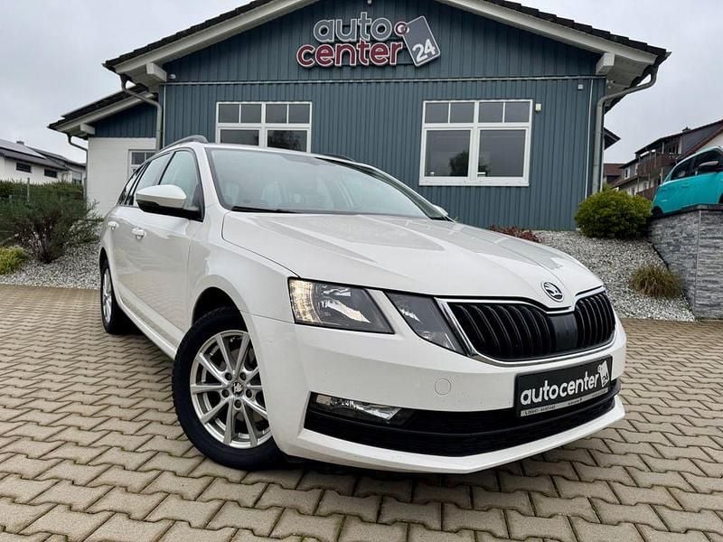 Weiß Gebraucht 2019 Skoda Octavia Ambition Kombi | 12.380 € (Guter Preis) - Bild 1/4