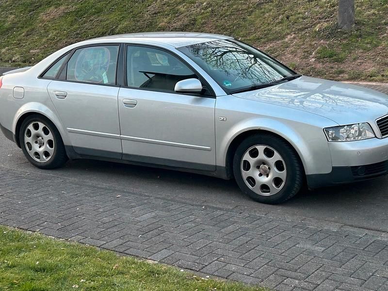 Gebraucht Audi A4 131 PS (96 kW) 2002 Silber Limousine