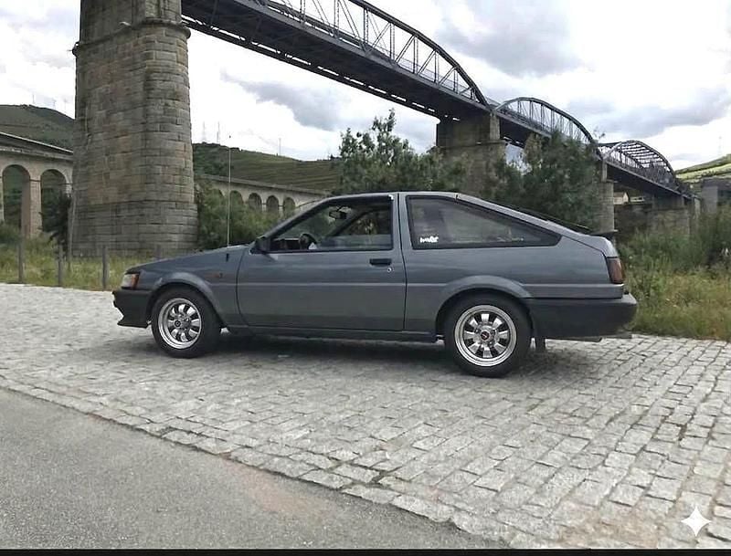 Occasion Toyota Corolla GT 124 ch (91 kW) 1986 Gris Coupé