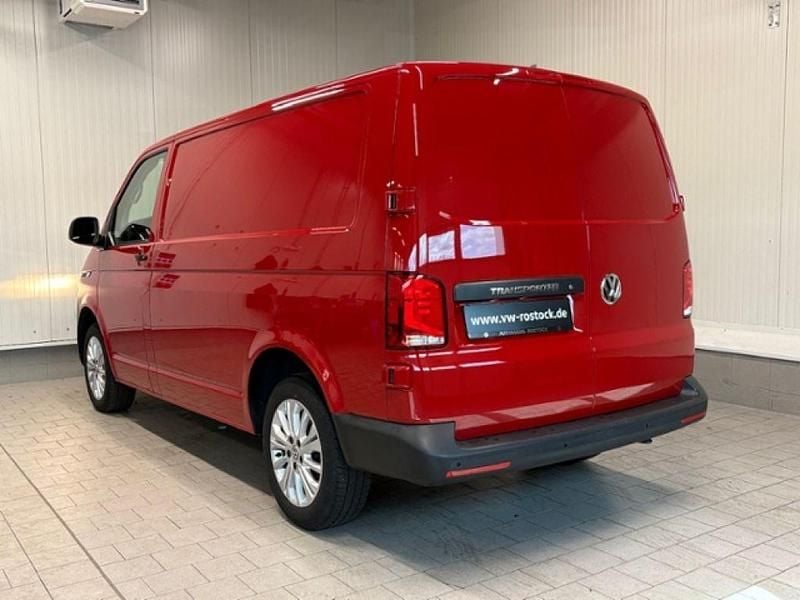 Gebraucht VW T6.1 150 PS (110 kW) 2021 Kirschrot Van