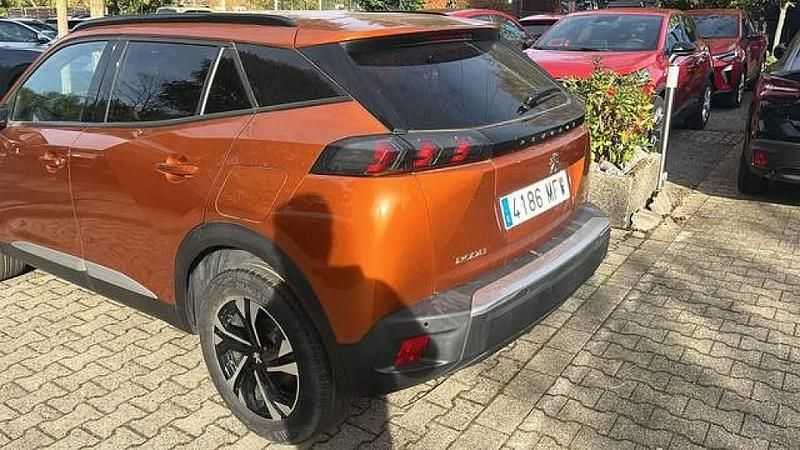 Usata Peugeot 2008 Allure 101 CV (74 kW) 2023 Arancione SUV