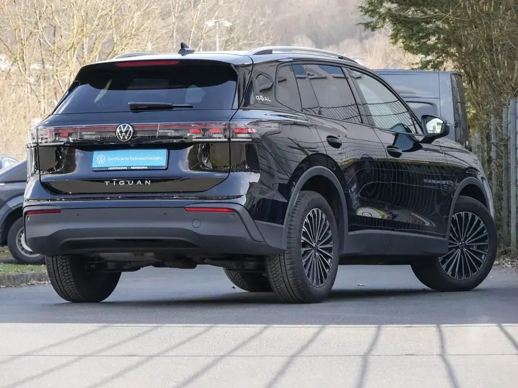 Gebraucht VW Tiguan Goal 150 PS (110 kW) 2025 Schwarz SUV