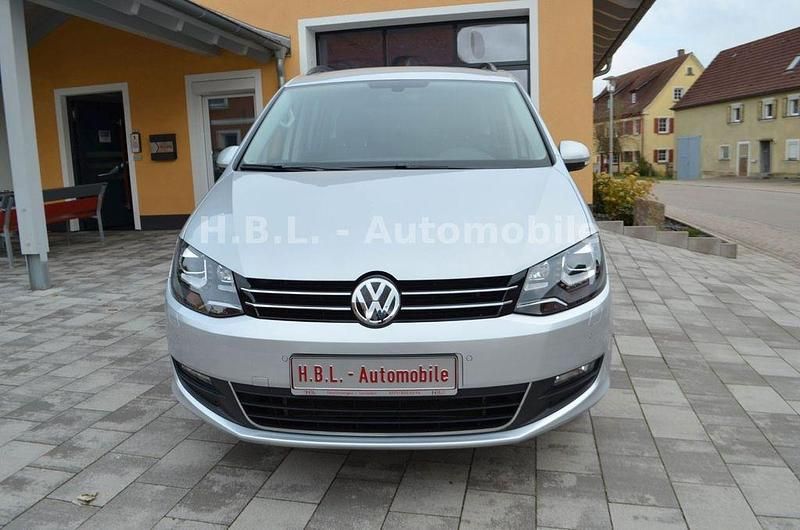 Second-hand VW Sharan 150 CP (110 kW) 2018 Argintiu Monovolum