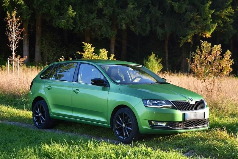 Grün Gebraucht 2017 Skoda Rapid Style Kleinwagen | 10.490 € (Fairer Preis) - Bild 1/4