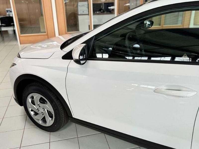 Neu Hyundai Bayon Select 101 PS (74 kW) 2025 Weiss SUV