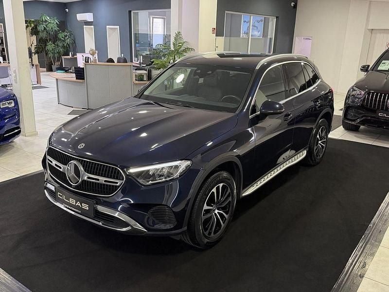 Blau Gebraucht 2022 Mercedes GLC220 SUV | 42.900 € (Teuer) - Bild 1/4