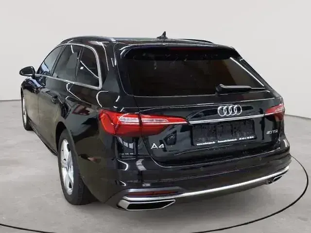 Używany Audi A4 Advanced 204 KM (150 kW) 2024 Czarny Kombi