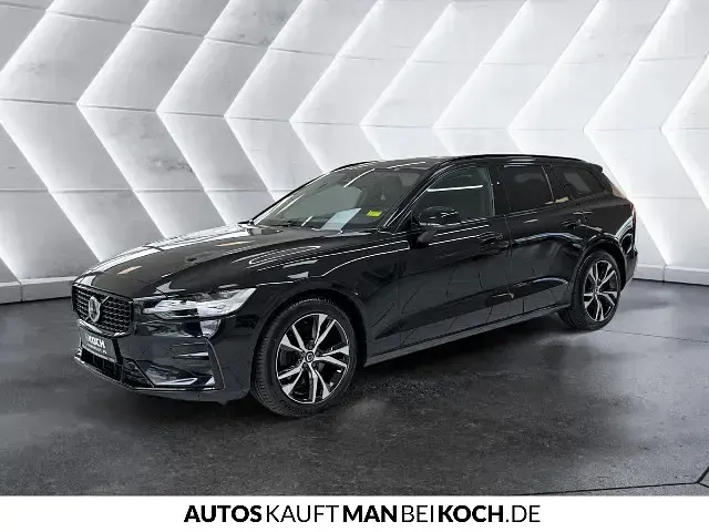Gebraucht Volvo V60 145 PS (106 kW) 2025 Kombi