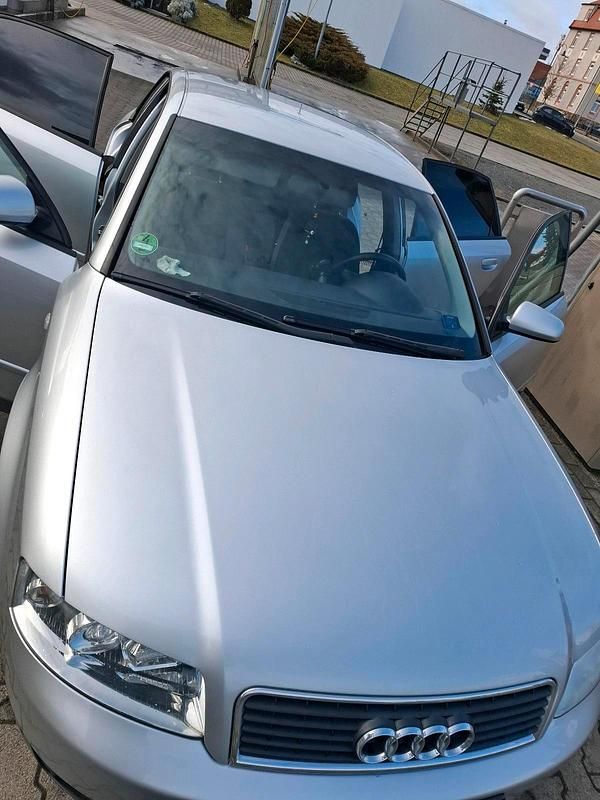 Gebraucht Audi A4 150 PS (110 kW) 2002 Silber Limousine