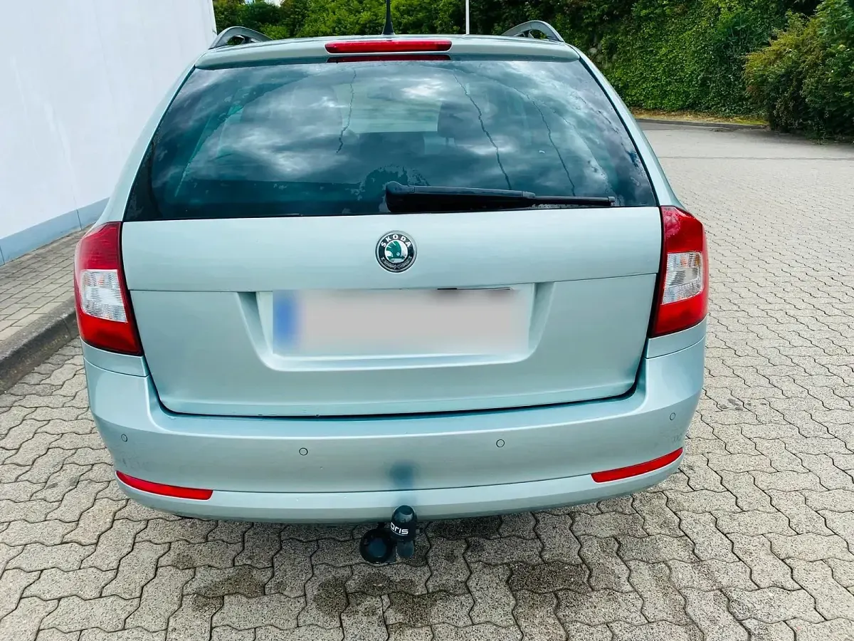 Gebraucht Skoda Octavia 140 PS (102 kW) 2012 Silber Kombi